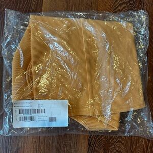 Alo yoga Golden Orange Ribbed cropped savy sort sleeve